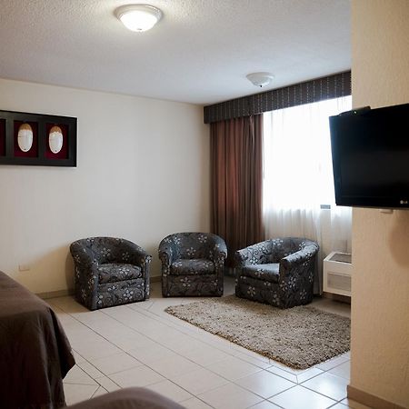 Hotel Eh Ejecutivo Urban Tepic Esterno foto
