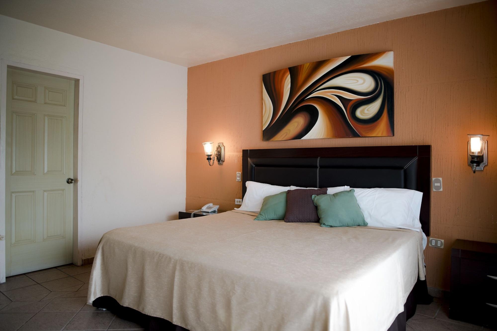 Hotel Eh Ejecutivo Urban Tepic Esterno foto