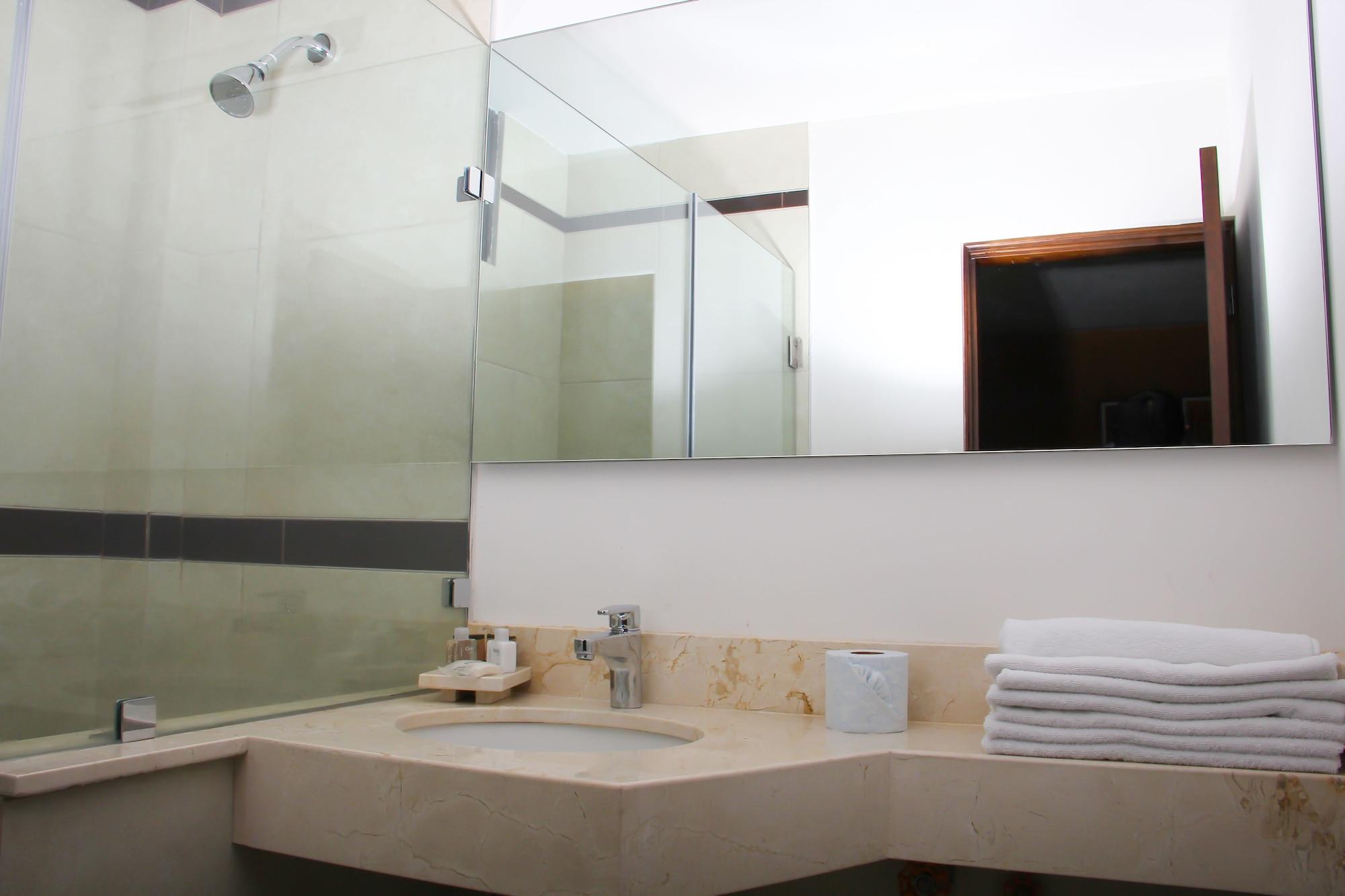 Hotel Eh Ejecutivo Urban Tepic Esterno foto