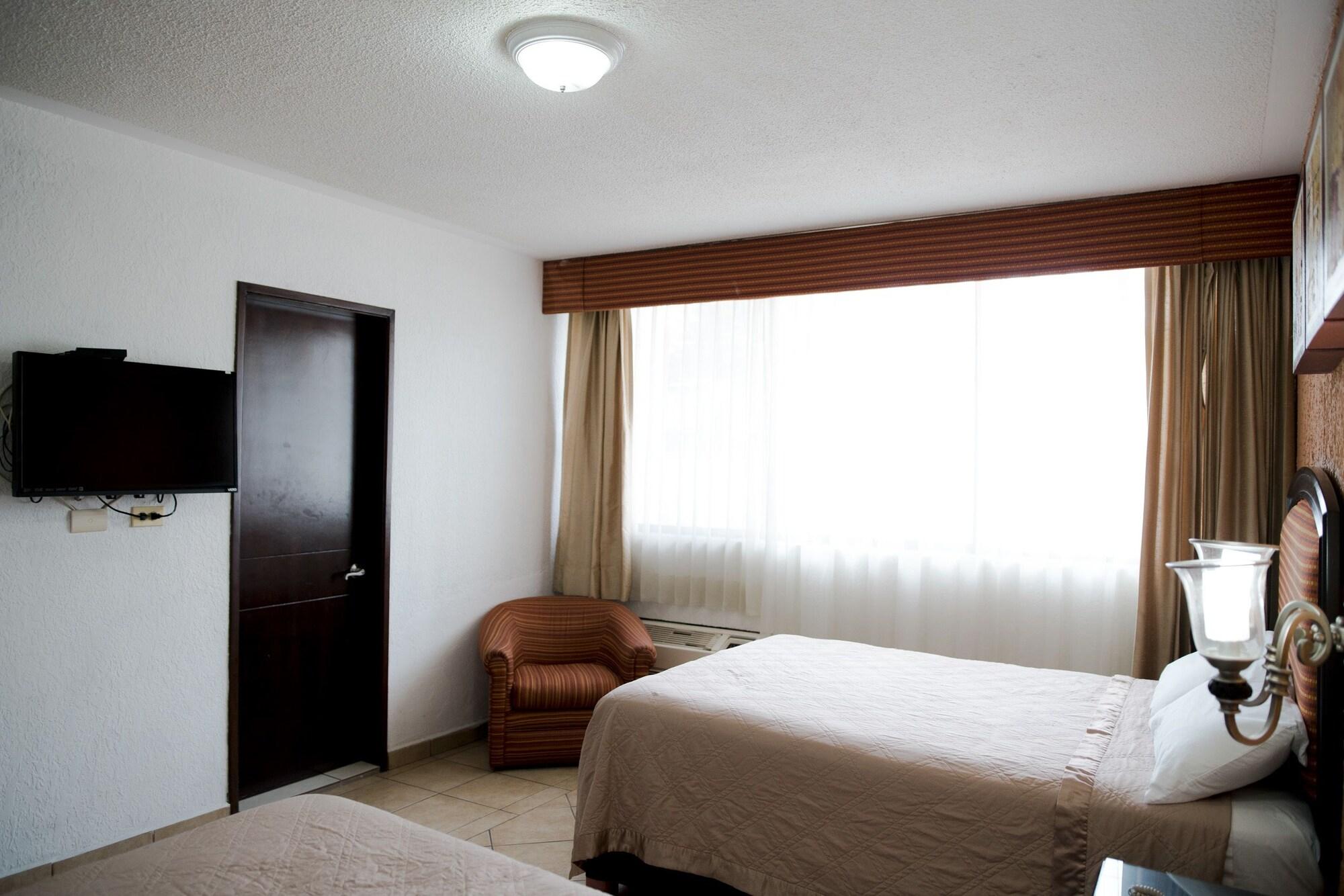 Hotel Eh Ejecutivo Urban Tepic Esterno foto