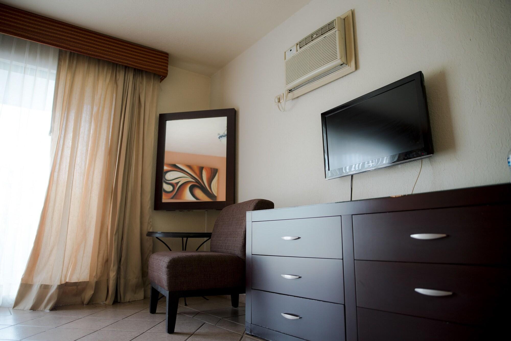 Hotel Eh Ejecutivo Urban Tepic Esterno foto