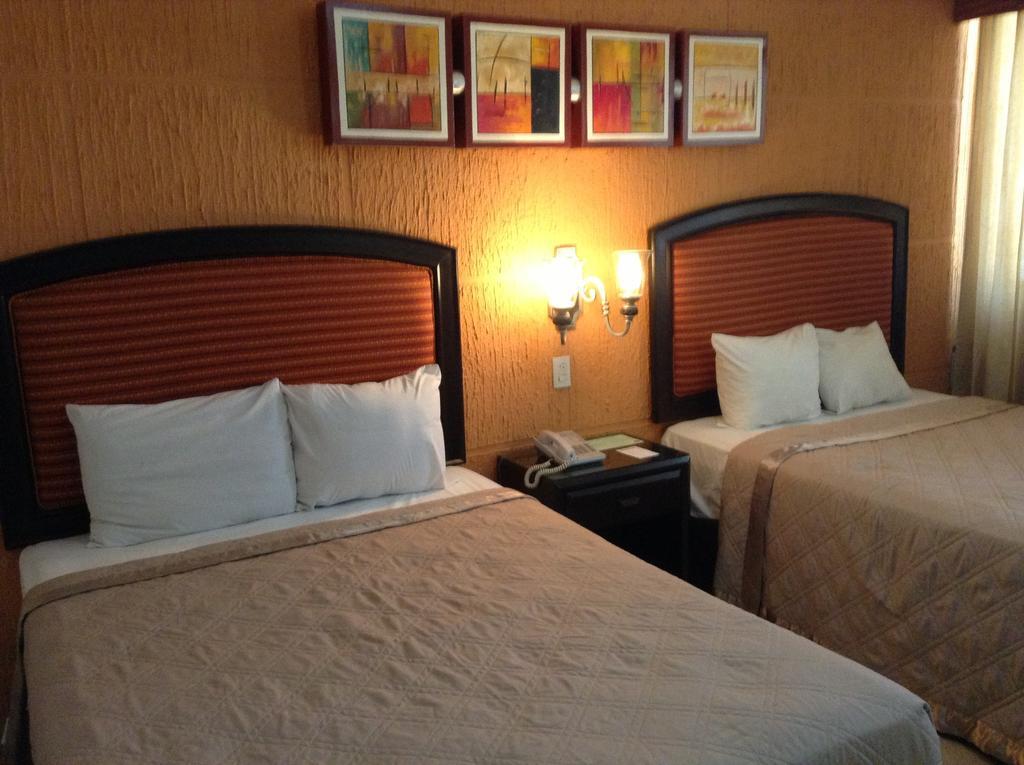 Hotel Eh Ejecutivo Urban Tepic Esterno foto