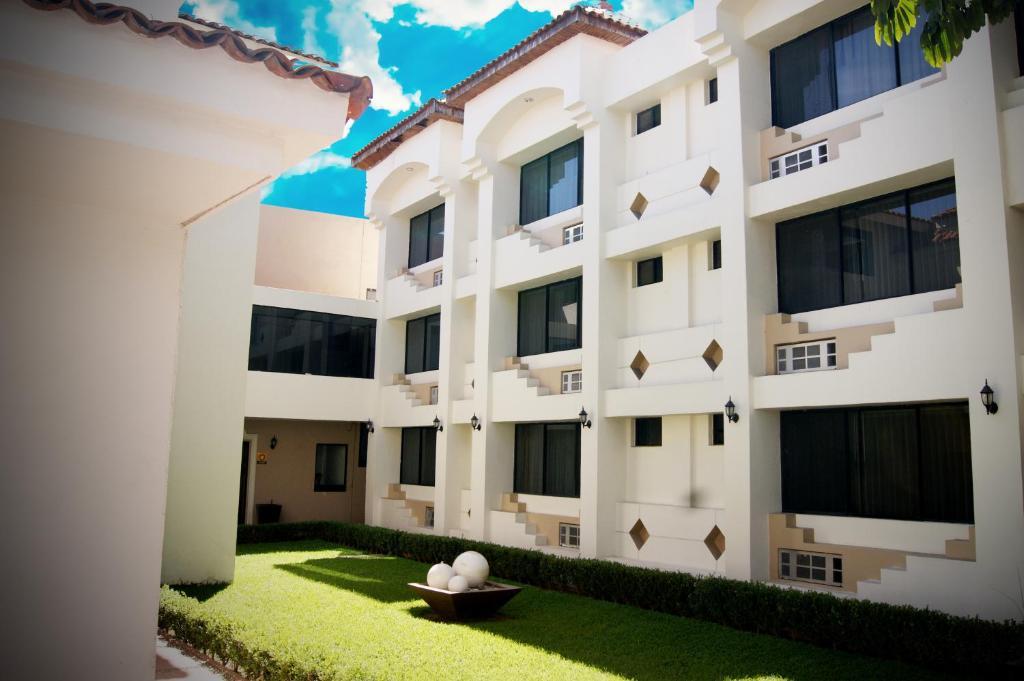Hotel Eh Ejecutivo Urban Tepic Esterno foto