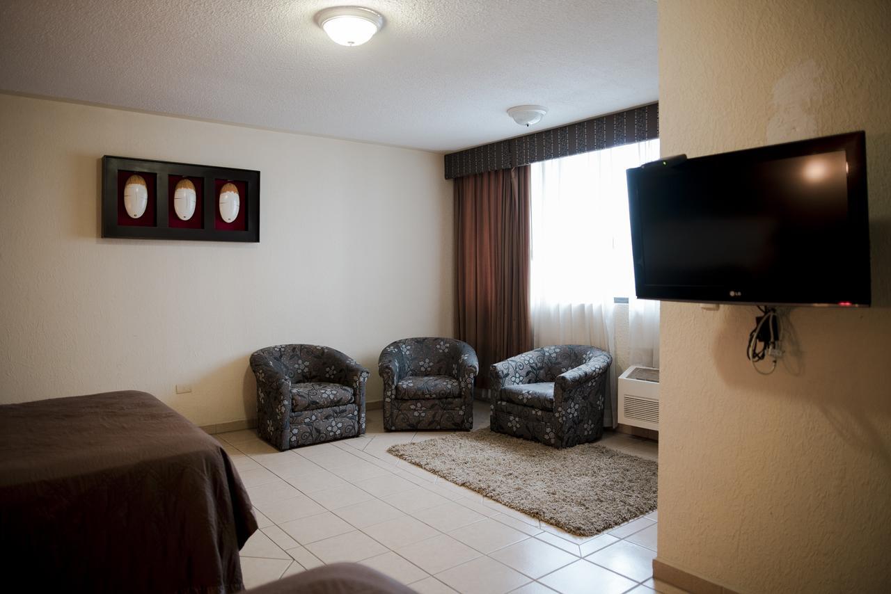 Hotel Eh Ejecutivo Urban Tepic Esterno foto