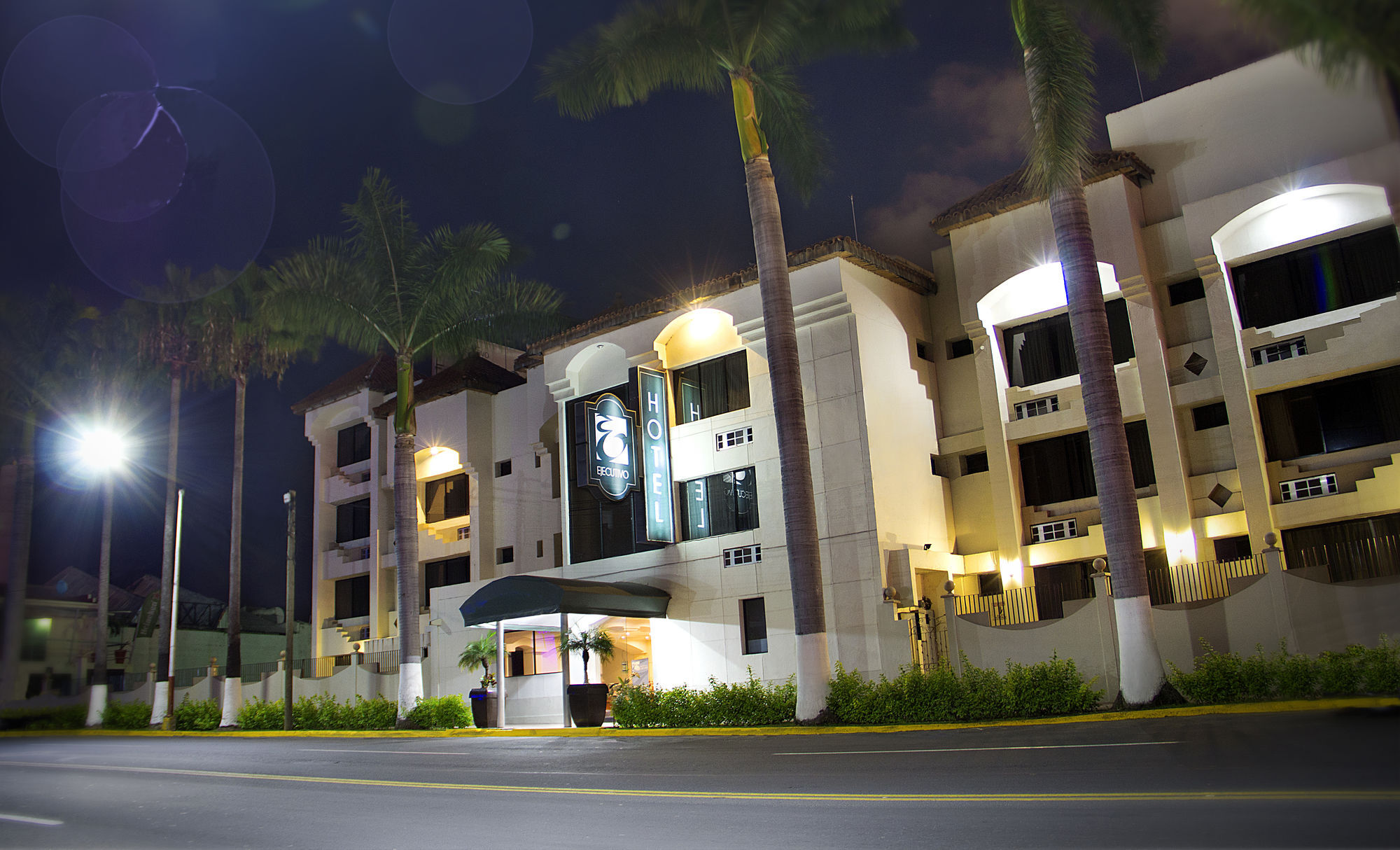 Hotel Eh Ejecutivo Urban Tepic Esterno foto